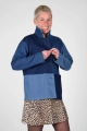 Seitenansicht der Jeansjacke "Elyse" in denim blue