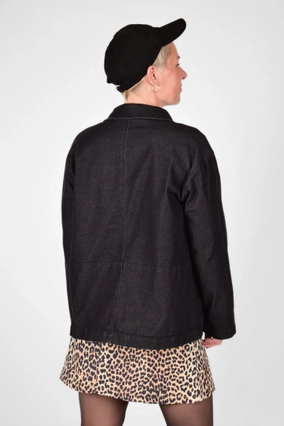 Frontansicht von Jeansjacke "Elyse" im denim black