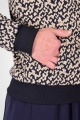 Detail vom Bündchen Blousonjacke "Bomba" in beige dunkelblau gemustert