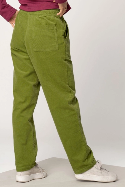 Cordhose für Damen - Joggpants in Grün - feiner Babycord