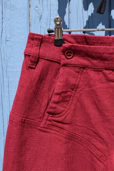 Wide Leg Hose für Damen in Rot Detailansicht Knopfleiste