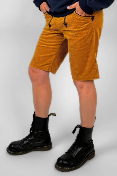 Kurze Zimmermannshose aus Cord in Gelb – Worker Style