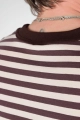 Detail des Kragens vom Langarmshirt "Paul" aus Baumwolle in braun beige getsreift