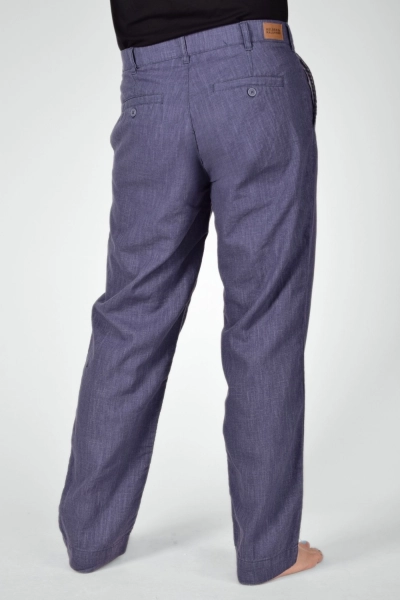 Rückansicht der Chino Hose "Konrad" aus Leinen in blau