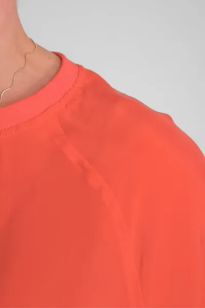 Rotes Oversize Shirt für Damen – Cupro & Rundhals – Potatoes