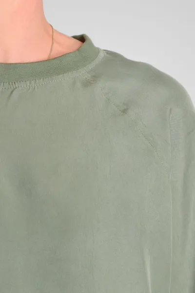 Grünes Oversize Shirt für Damen – Cupro & Rundhals – Potatoes