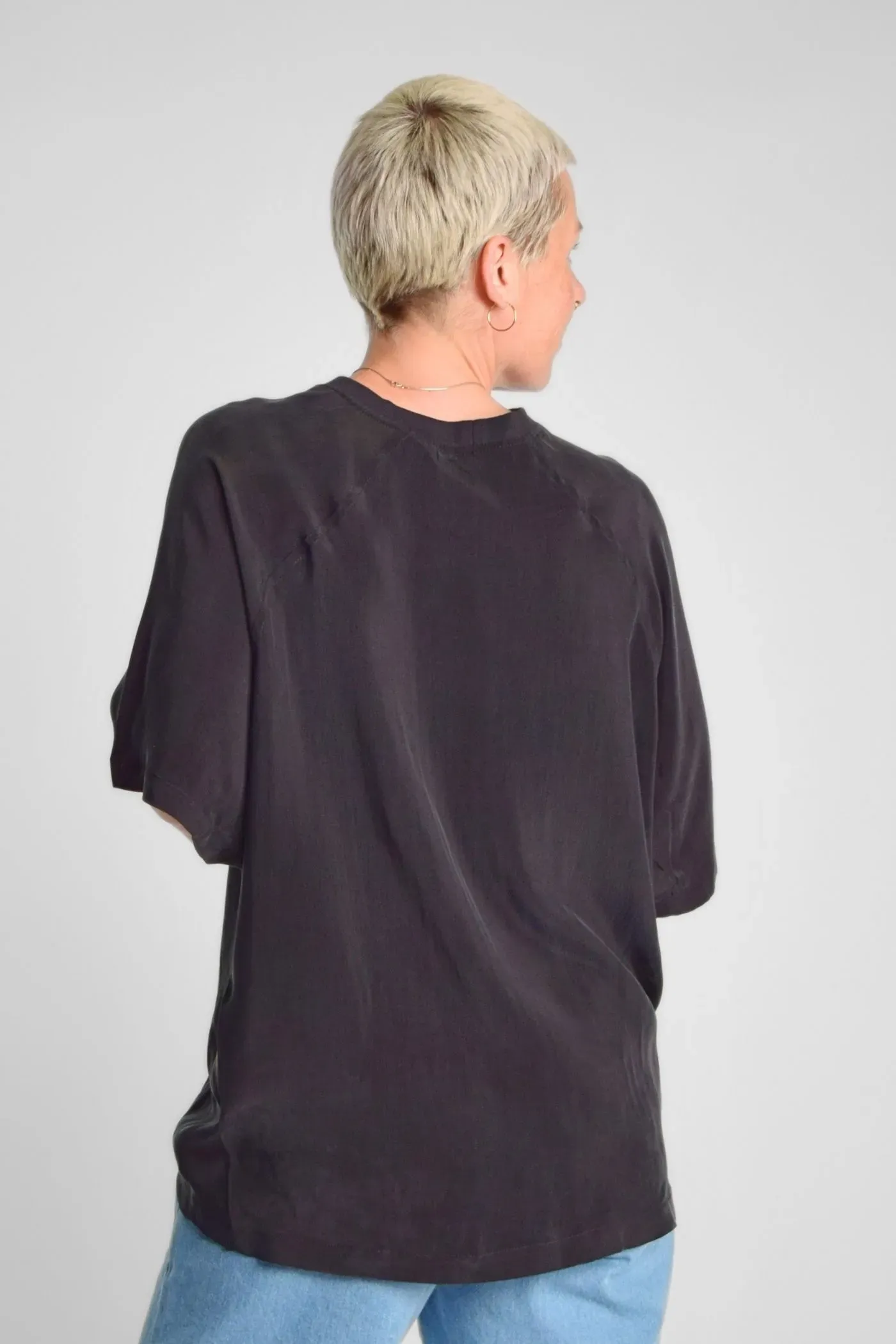 Schwarzes Oversize Shirt für Damen – Cupro & Rundhals – Potatoes
