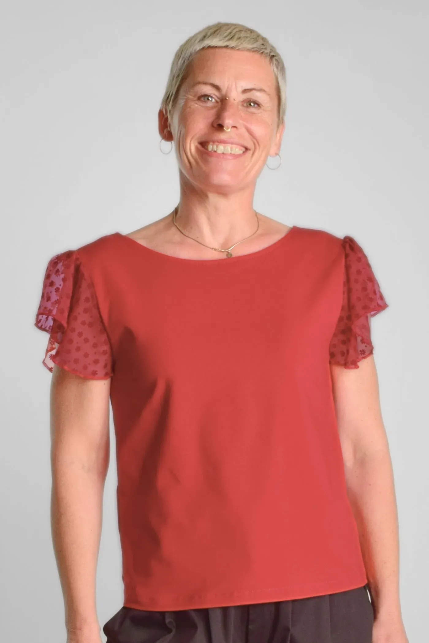 Rotes Bio Top für Damen – Bio-Baumwolle & Rüschen – Green Potatoes