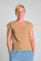 frontale Sicht auf T-Shirt "Thrude" in terracotta und beige gestreift