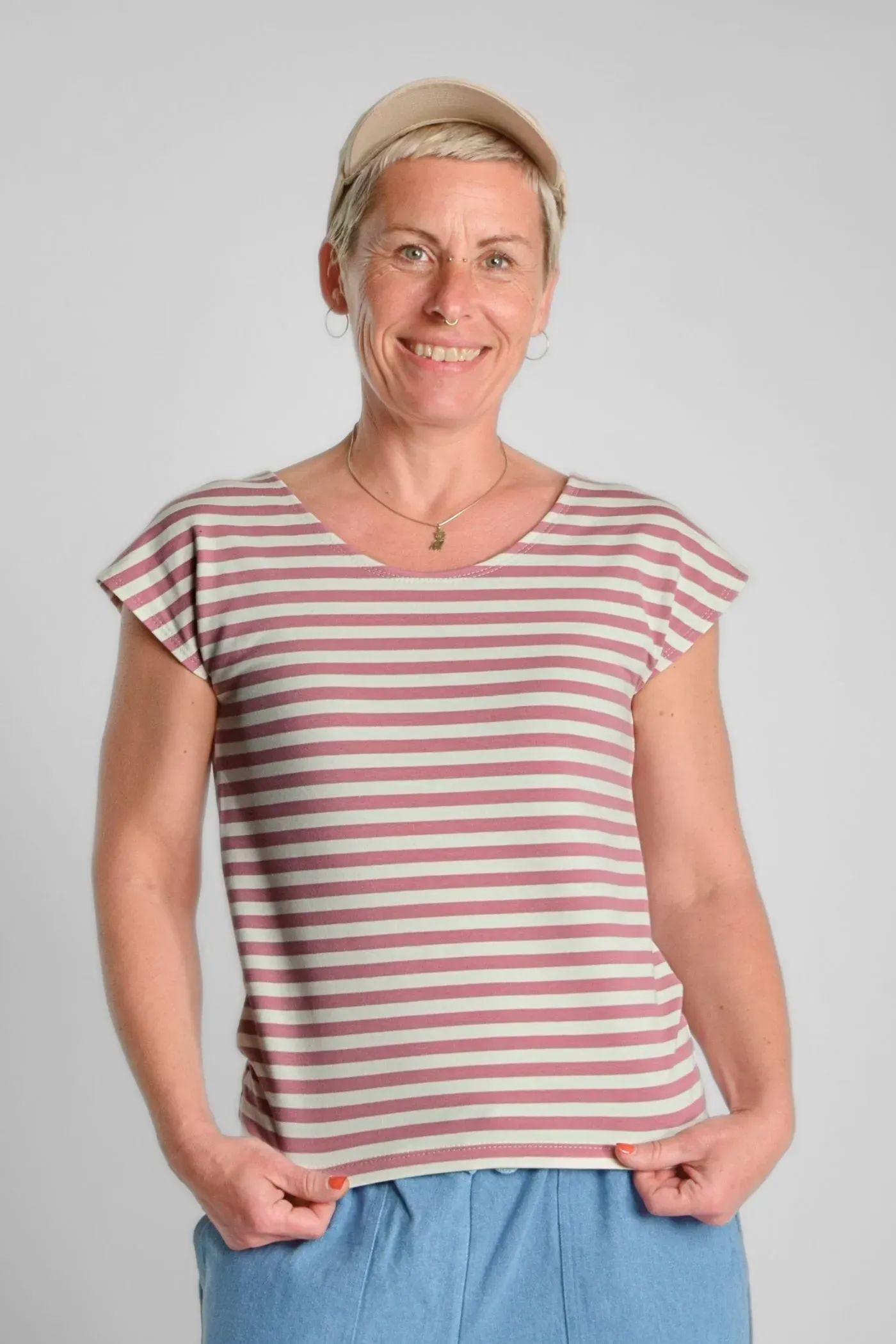 frontale Sicht auf Top "Thrude" in rosa beige gestreift