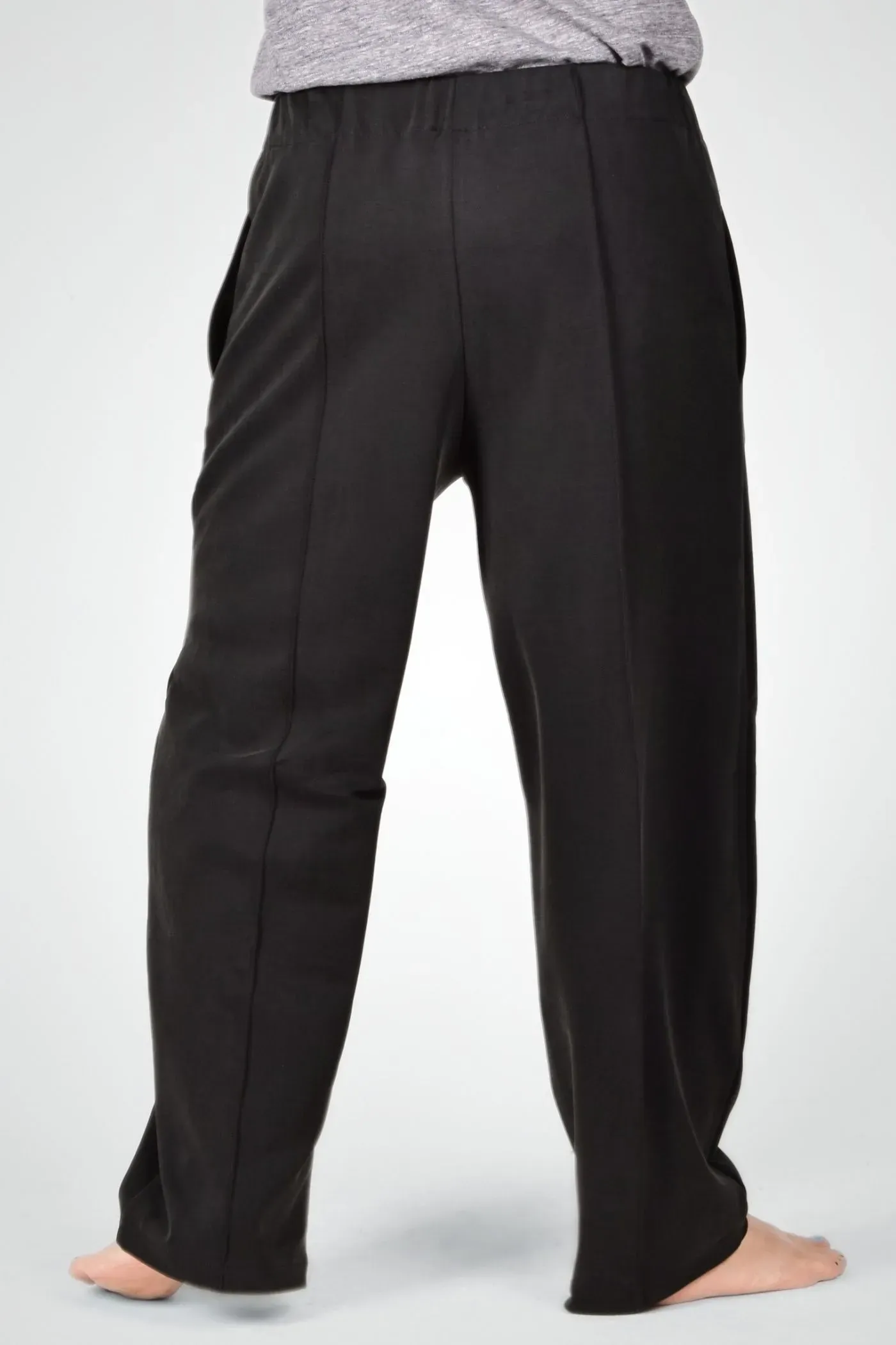 Weite Unisex-Schlupfhose aus Modal in Schwarz - Slow Fashion