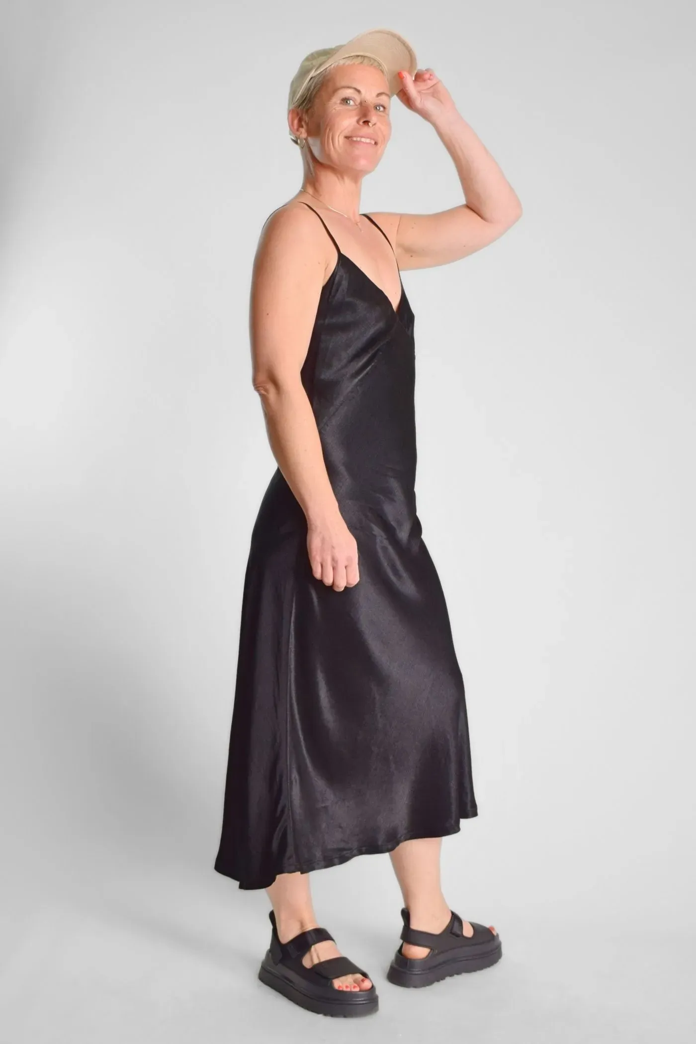 Langes A-Linien Kleid aus Viskose - schwarz - Potatoes