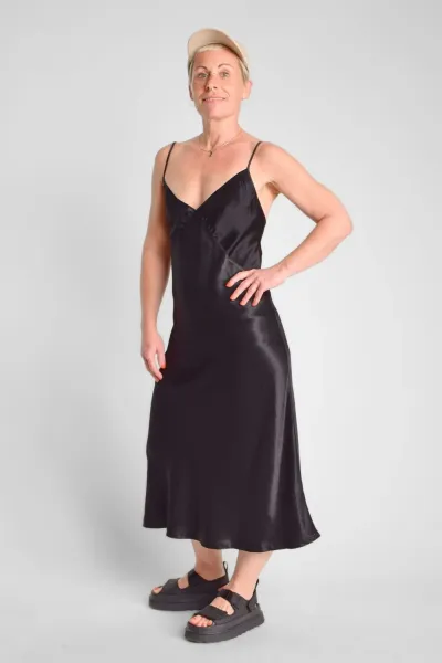 Langes A-Linien Kleid aus Viskose - schwarz - Potatoes