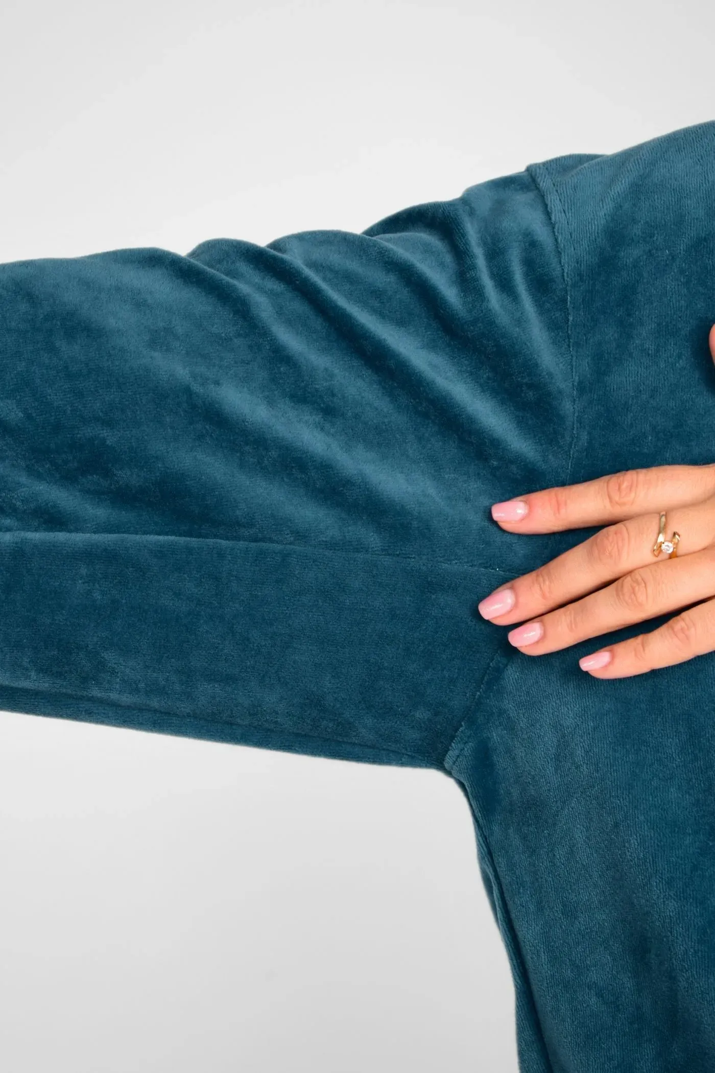 Samt Nicki Pullover für Damen in Petrol - fair produziert - Potatoes