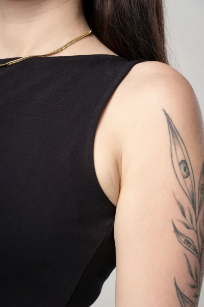 Kleid "Brenda" in Dunkelblau Nahaufnahme