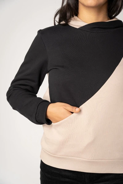 Hoodie für Damen Bio-Baumwolle Blockfarben Beige-Schwarz Detailansicht von diagonaler Naht