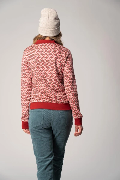 Stehkragen-Pullover "Ewe" - red brown cells von vorne