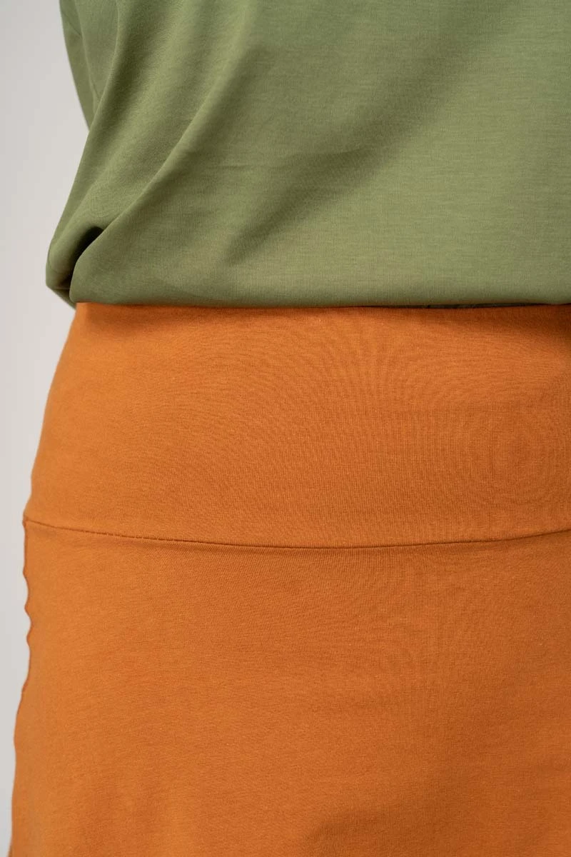 Midirock aus Biobaumwolle in Farbe Curry Detailansicht High Waist Bund