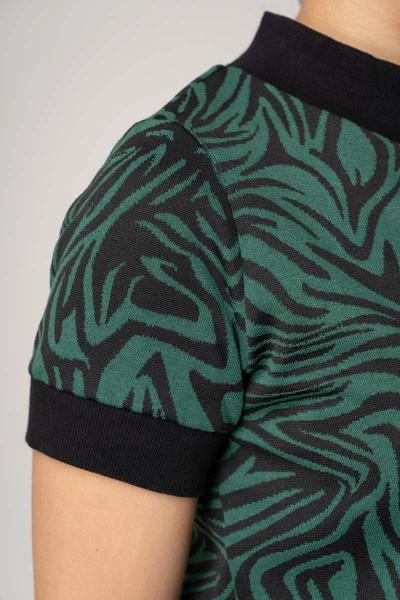 Damenshirt Kurzarm mit Animal Print Zebra Muster in Grün-Schwarz  Detailansicht Kurzärmel