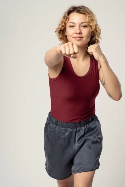 Tanktop in Weinrot aus Viskose für Damen von Potatoes seitliche Ansicht