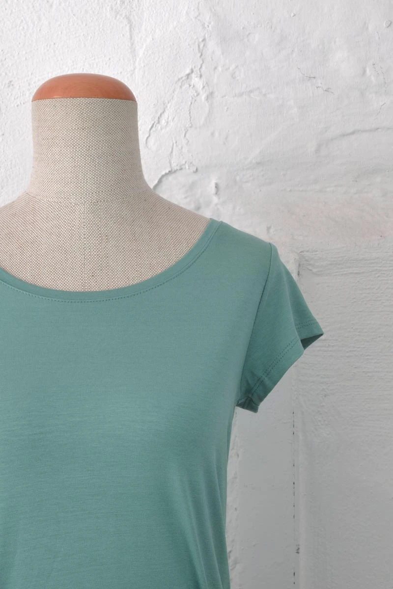 Faires Viskose T-Shirt für Damen in Mintgrün von Potatoes Detailansicht Front