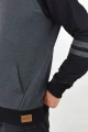 Herren Sweatshirt in Grau mit schwarzen Ärmeln Detailansicht kleine Streifen am Ärmel