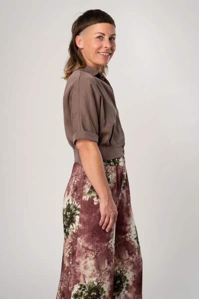 Wide Leg Hose Damen Viskose Batikmuster Detailansicht hinten