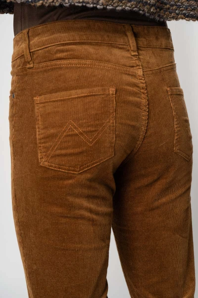 Bootcut Cordhose Damen Braun Detailansicht Gesäßtaschen