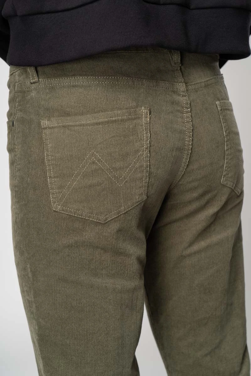 Bootcut Cordhose Damen Grün Detailansicht Gesäßtasche