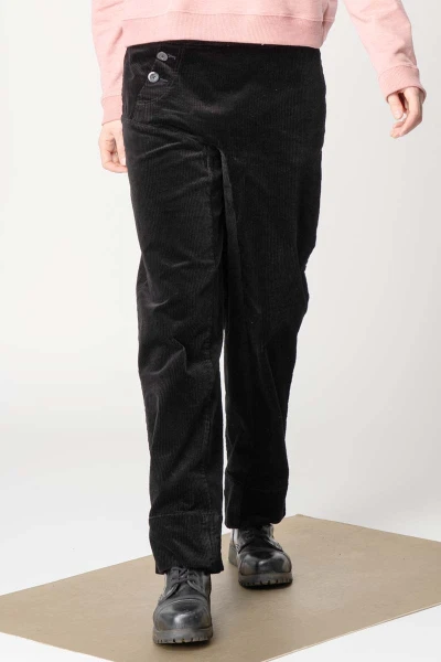 Breitcordhose Damen Schwarz Nahansicht Front