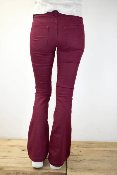 Bootcut Hose für Damen in Beere Ansicht Front