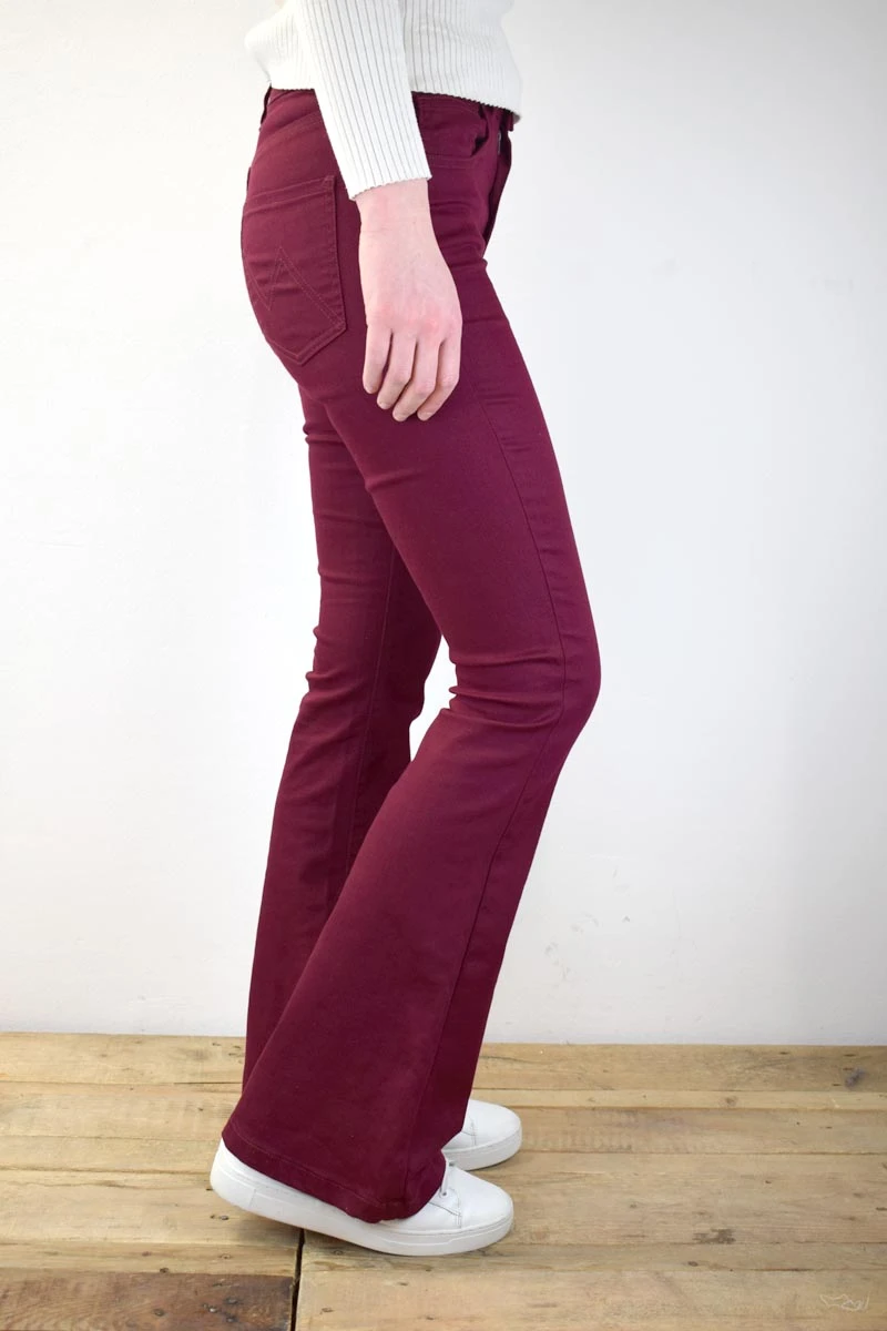 Bootcut Hose für Damen in Beere  Ansicht rechte Seite