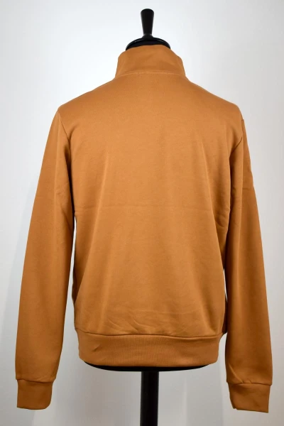 Troyer Pullover aus Biobaumwolle für Herren Farbe Curry mit Art Deco Muster Frontansicht