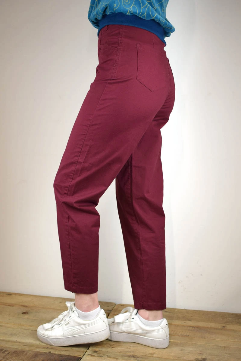 High Waist Hose für Damen im Mom-Style Baumwolle Weinrot Seitenansicht links