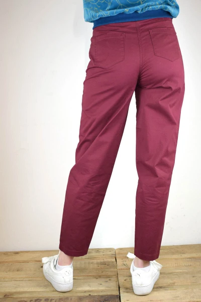 High Waist Hose für Damen im Mom-Style Baumwolle Weinrot Ansicht von hinten