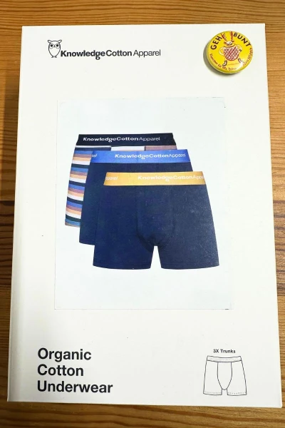 Knowledge Cotton Apparel Boxershorts 3er-Pack in Navy und Navy mit bunten Punkten