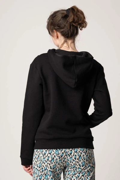 Nachhaltiger Hoodie für Damen in Schwarz aus Biobaumwolle Ansicht Front