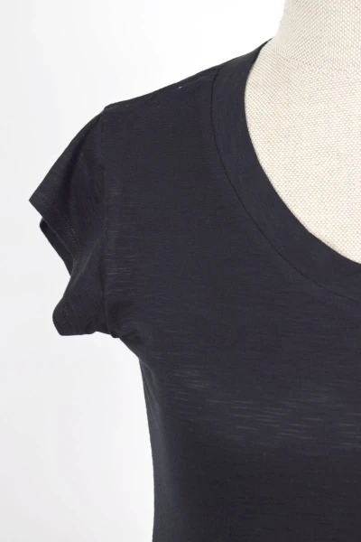 T-Shirt für Damen in Schwarz aus Viskose mit V-Ausschnitt Detailansicht Kurzärmel