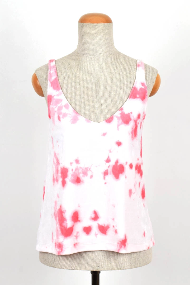 Tanktop aus Nickisamt mit Batikmuster in Weiß und Rot Frontansicht