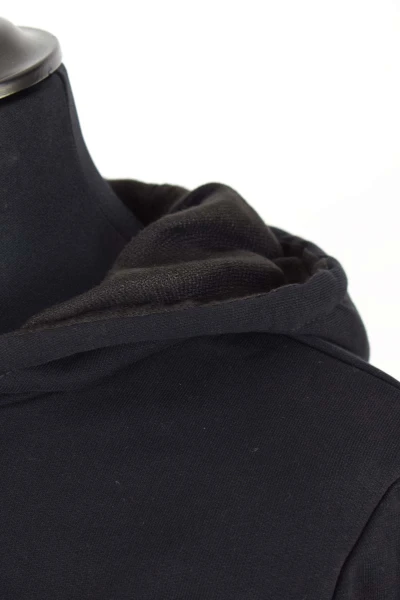 Fairer Hoodie für Herren aus Biobaumwolle in Schwarz Detailansicht Kapuzenfutter