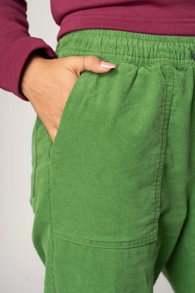 Joggpants für Damen aus Cord Grün Detailansicht Seitentasche