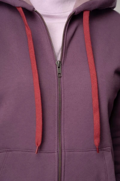 Sweatjacke aus Biobaumwolle für Damen in Lila Detailansicht rotes Kapuzenband