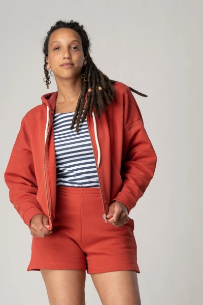 Kurze Sweatjacke aus Biobaumwolle für Damen Rot seitliche Frontansicht