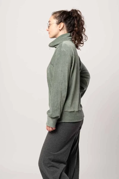 Troyer Pullover für Damen aus Jerseycord in Mintgrün von Potatoes Seitenansicht