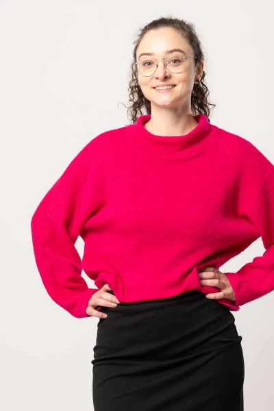 Wollpullover für Damen mit Stehkragen in knalligem Pink mit Mohairanteil von Adrett