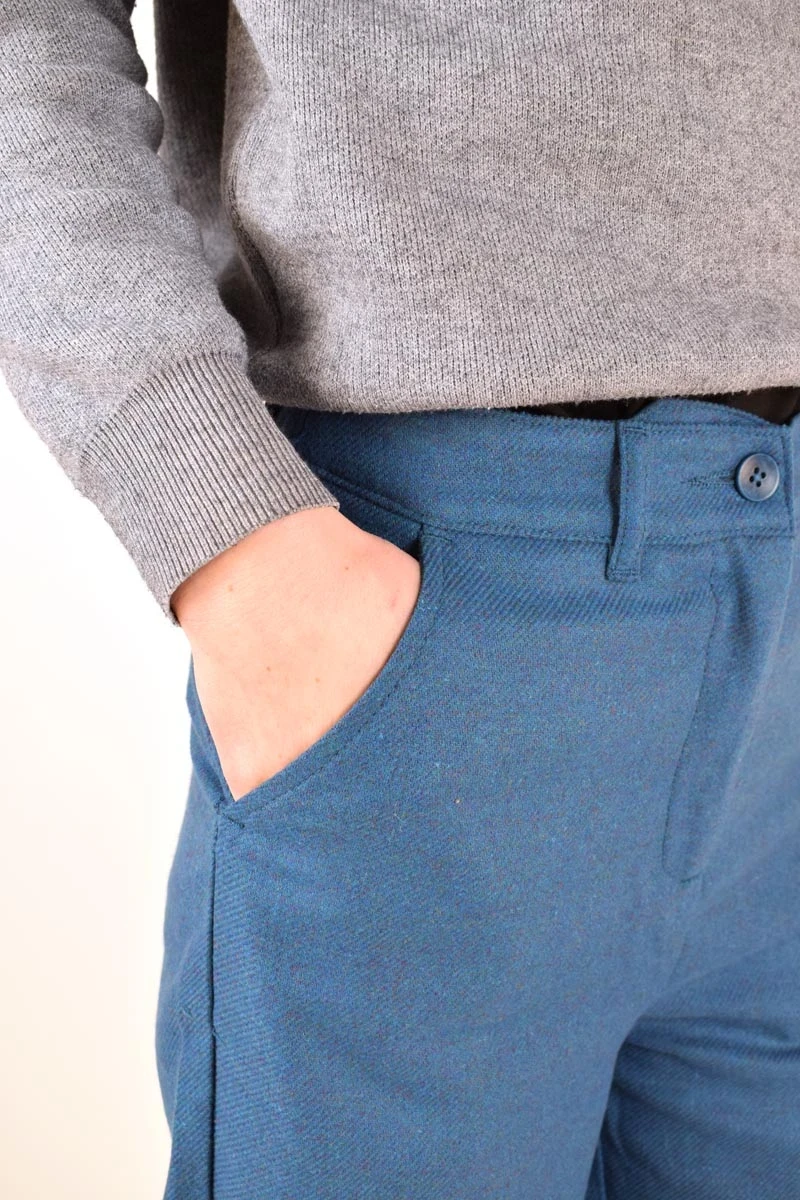 Wollhose für Damen Wide Leg mit weitem Bein in Blau von Wally Detailansicht Hosentasche