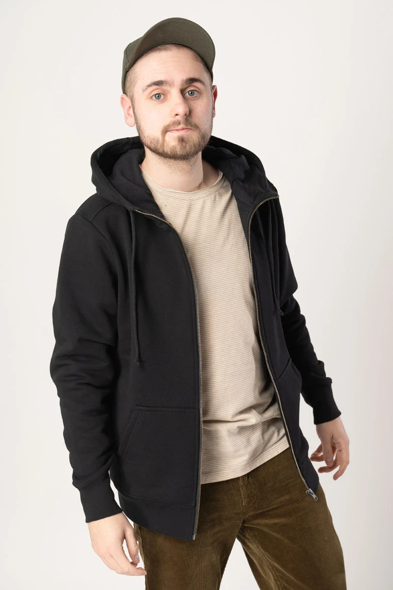 Schwarze Sweatjacke „Matthew“ organic cotton - faire Produktion